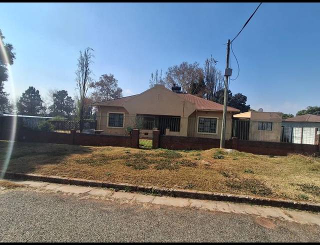 6 BEDROOM HOUSE FOR SALE IN SELCOURT